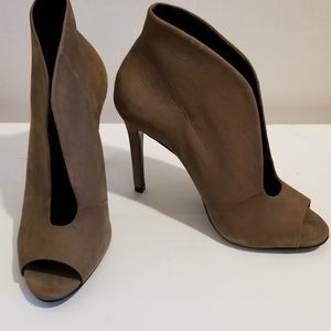 Schultz heeled booties